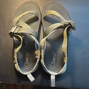 Cute chacos!